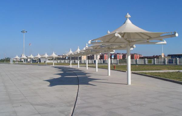 张拉青青草官网下载长廊遮阳棚